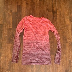 Lululemon Ombré Swiftly Long Sleeve size 6